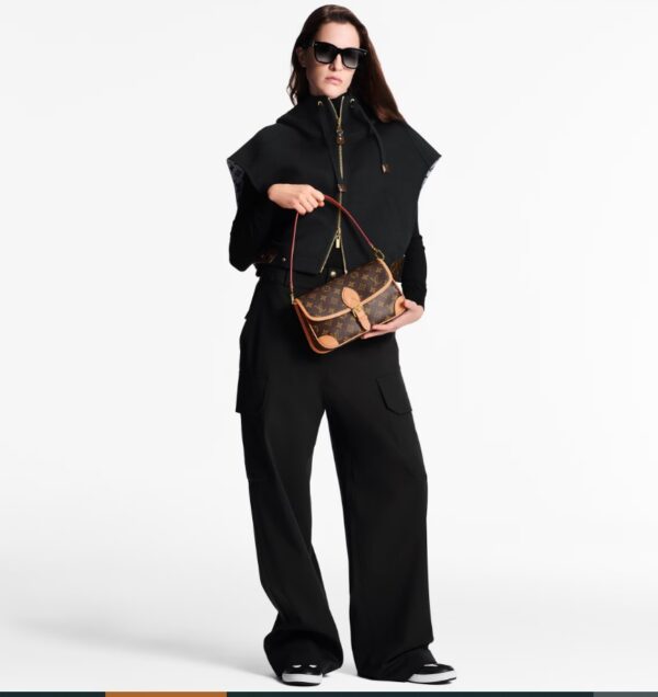 LOUIS VUITTON Diane - Image 11