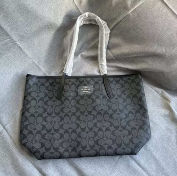COACH zipper tote bag 25 new - Image 6