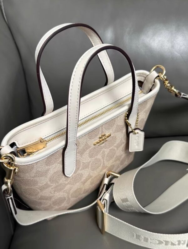 COACH Classic symbol CITY mini tote bag - Image 12
