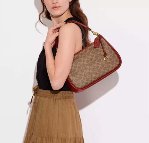 COACH classic reading zipper portable shoulder bag - Image 9