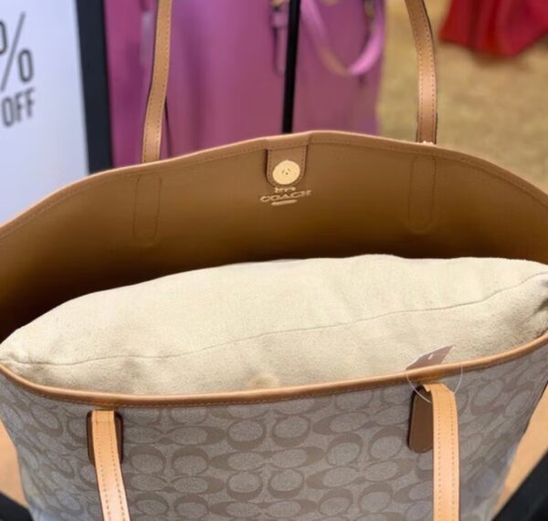 COACH Tote One-Shoulder Joker Shopping Bag - Image 3