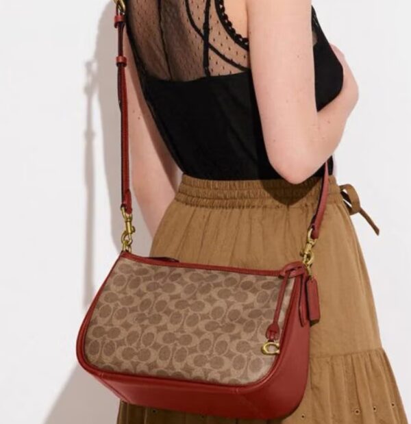 COACH classic reading zipper portable shoulder bag - Image 8