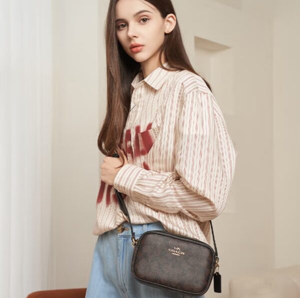 COACH presbyopic camera bag fashion luxury crossbody bag - Image 7