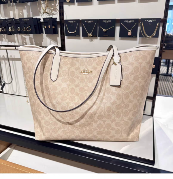 COACH new handbag classic printed shoulder crossbody bag - Image 9